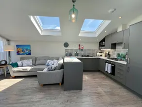 Spacious 3 Bed Seaview Retreat - Family-Friendly in Westward Ho! - Image 4