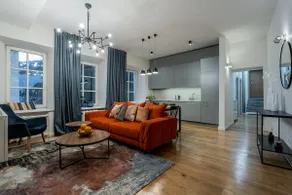 Domillion New City Hall Duplex D11D for 12 ppl! - Image 2