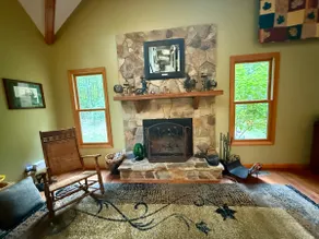 Quiet Getaway Atop Lookout Mountain - Image 4
