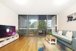 Designer Apt -CBD & Airport & Beach& free parking - Image 5