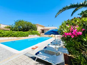 SCHÖNE VILLA mit SCHWIMMBAD für EXKLUSIVE Nutzung, nur wenige Kilometer vom Meer und Flughafen entfernt! - Image 4