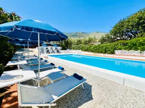 SCHÖNE VILLA mit SCHWIMMBAD für EXKLUSIVE Nutzung, nur wenige Kilometer vom Meer und Flughafen entfernt! - Image 5