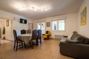 Les Oliviers Apt – Terrace, Hot Tub and Pool Access - Image 5