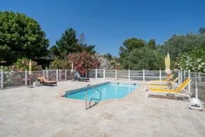 Les Oliviers Apt – Terrace, Hot Tub and Pool Access - Image 2