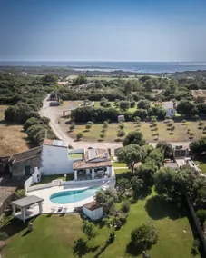 Villa with pool and garden, 1 km from the beach - Image 4