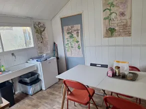 Barrel room in the countryside with kitchenette - Image 3