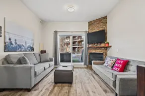 ❧ Stunning Hidden Gem w Pool. Cozy Rockies Escape❧ - Image 3