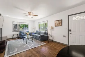 Spacious Home & Guest House, 2 Kitchen & Garden - Image 3