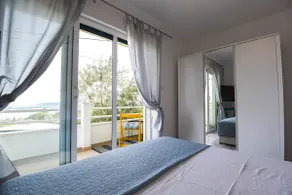 House Sandra with private heated pool and jacuzzi - Image 5