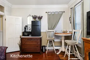 Private Queen Suite/Walk to River & Dining - Image 3
