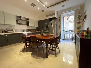 Spacious 2 bedroom apartment with large patio - Image 2