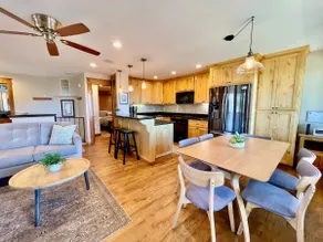 Stunning Lake Views! 2 Private Balconies! Sleeps 8 - Image 4