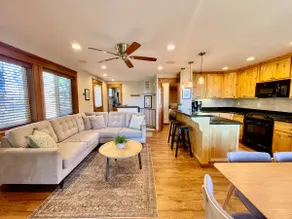Stunning Lake Views! 2 Private Balconies! Sleeps 8 - Image 3