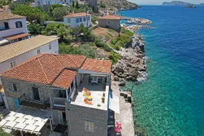 Summer house in Hydra in front of the sea - Image 4