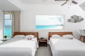 Beachfront | Stunning Views | Walk to Dining & Fun - Image 4