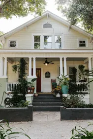 Private Historic Apartment, Short Walk to Downtown - Image 2