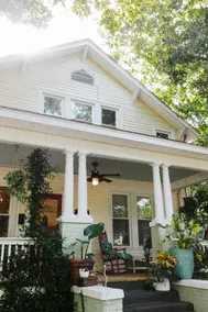 Private Historic Apartment, Short Walk to Downtown - Image 3