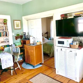 Antique Garden Cottage - Image 5