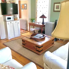 Antique Garden Cottage - Image 2