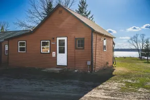 Red Cedar 2BR Lakefront Cabin m / privat lancering & dok - Image 2