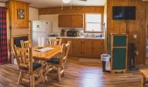 Red Cedar 2BR Lakefront Cabin m / privat lancering & dok - Image 4
