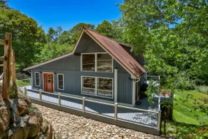 Pet Friendly Streamside Cabin near Cashiers NC - Image 4