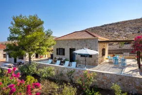 Beautiful villa on Ftenagia beach - Image 3