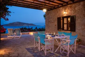 Beautiful villa on Ftenagia beach - Image 2