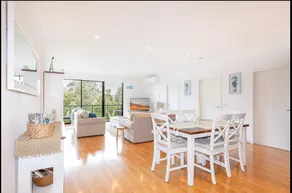 Beautiful 2br Beachside Apartment & Sunrise Views - Image 2