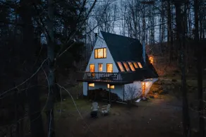 The Canopy House—Remodeled Vermont A-Frame Near Downtown - Image 4