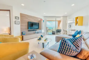 Spectacular condo overlooking Eagle Beach - Image 2