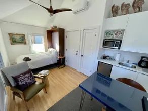 Modern Rockridge Studio with Private Deck - Image 3