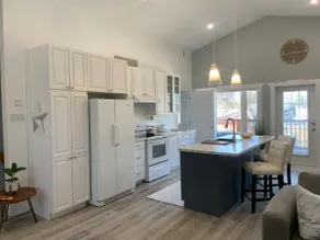 Suite 67 - Image 3