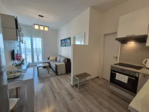 Cosy 2 bedroom flat close to the town with parking - Image 2