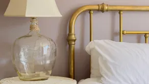 Designer's romantic home with soul - Pets OK - Image 2