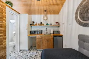 Tiny House Oasis - 2 Min Walk to Main Street - Image 5