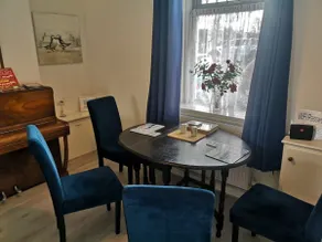 Cosy & Comfortable Entire Holiday Home, Llanelli. Fully equipped. Dog friendly - Image 5