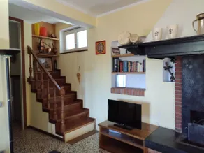 Casa Mario two/three-room apartment with terrace - Image 3