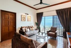 'Sunny Seaview' at Regency corner unit with 2 carpark by Shine Stay - Image 2