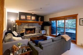 Family-Friendly 3BRM:Wood Fire, Hot Tub-Sleeps 8! - Image 2