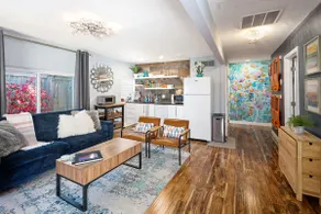Private, charming, quiet cottage. PRIME Location! - Image 2