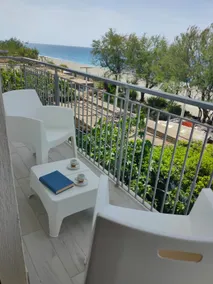 Beachside comfort - Image 4