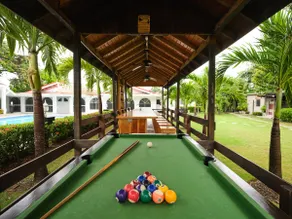 Jam Villa Resort - Image 2