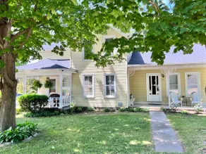 Charming, Historic Family Getaway Near Boyne - Image 3