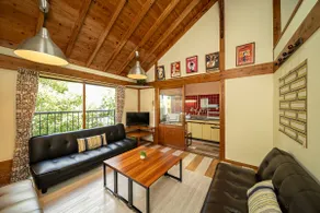 American-style retro house overlooking the sea | 4LDK like a toy box/up to 10 people/free parking for 3 cars - Image 2