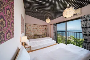 American-style retro house overlooking the sea | 4LDK like a toy box/up to 10 people/free parking for 3 cars - Image 3