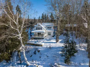 LakeView Manor - Image 3