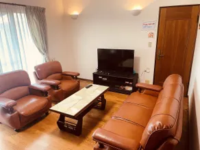 Private House with Large Japanese Garden - Image 3