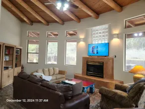 Desert Rose A Santa Fe Style 4BR W/Hot tub & Pets - Image 4