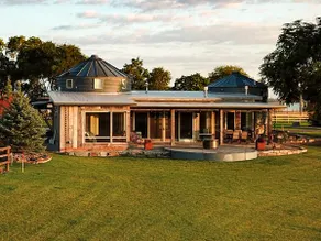 A unique custom home to fit your vacation needs. - Image 4
